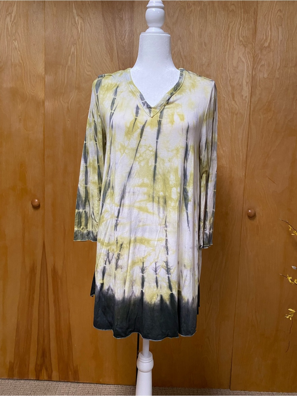 Sahalie Yellow and Black Tie-Dye V-Neck Tunic